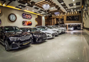 واکنش سرد بازار ماشین به افزایش قیمت بنزین | برخی خودروهای مونتاژی و وارداتی گران شدند