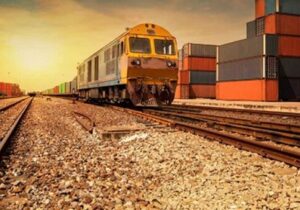 پروژه ریل‌گذاری اتصال شهرک صنعتی اشراق زنجان به شبکه ریلی کشور افتتاح شد